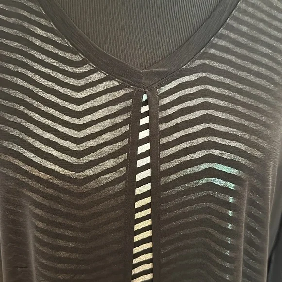 Fun shiny silver top with sheer black overlay - Picture 4 of 5